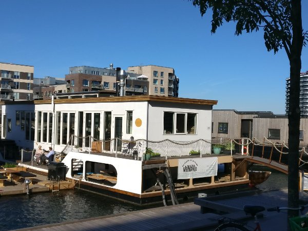 Restaurant on the water